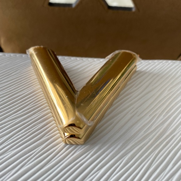 Louis Vuitton Twist Pm - Picture 6 of 13